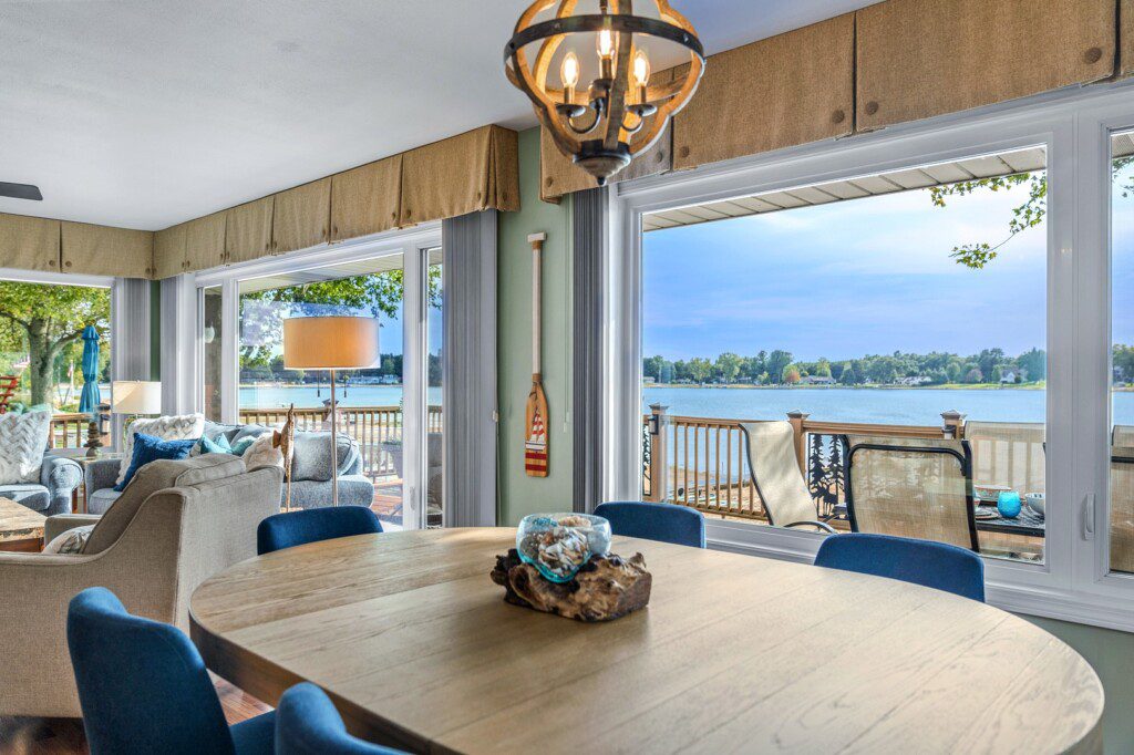 2963 Dining area Just Beachy