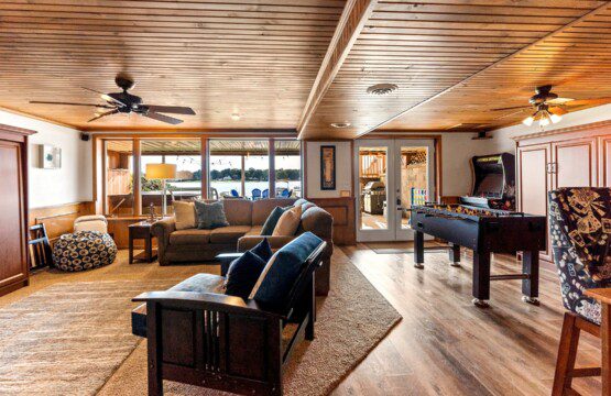 2963 Lower living Just Beachy