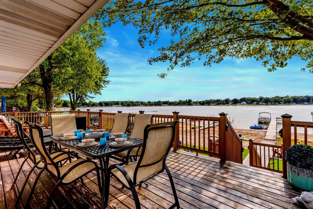 2963 deck Area Just Beachy