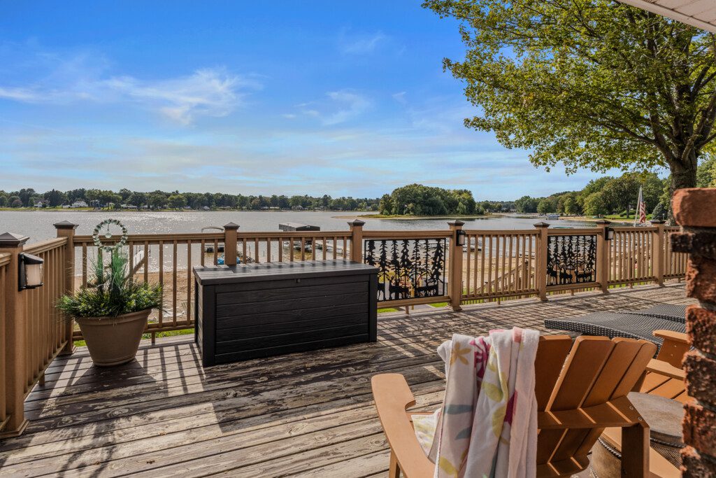 2963 deck Area Just Beachy