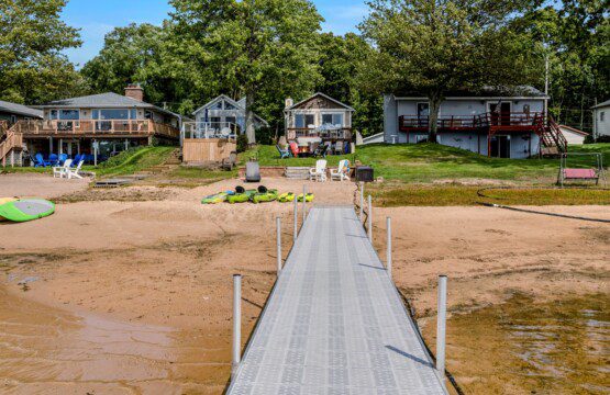 2971 Lakefront Blue Haven